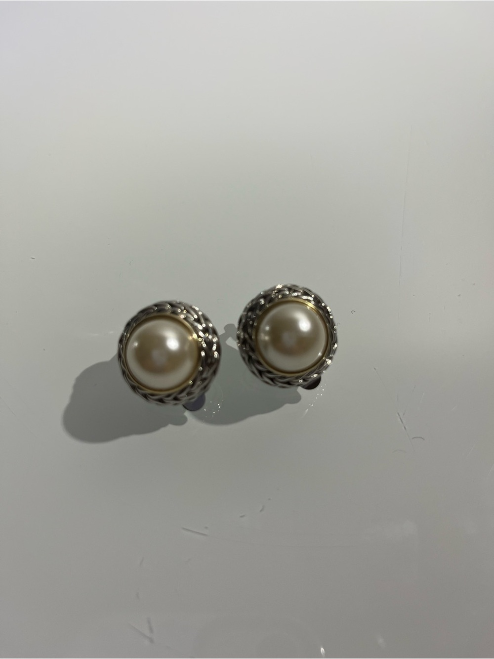 Elegant VTG Cream Pearl Button Clip Earrings with Silver-Tone Rope Setting